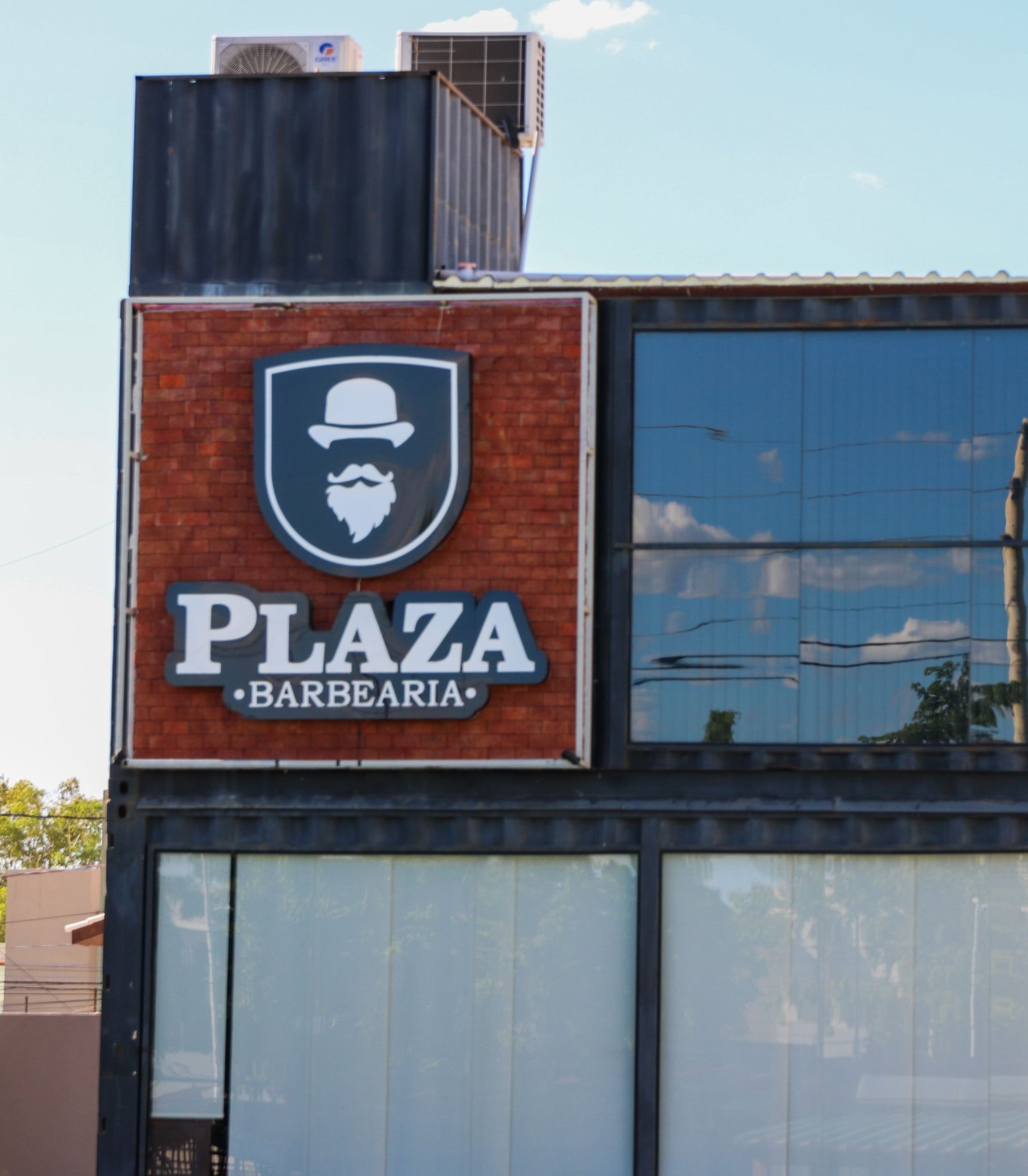 Fachada Unidade Integração Plaza Barbearia